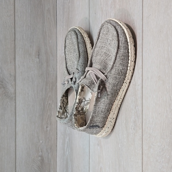 Hey Dude Womens Wendy L Linen Iron Loafer Slip on shoes sz 7 - Picture 1 of 12